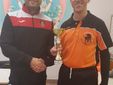 Filippo Filippella premiato dal presidente del CCT Torino 2009 per la vittoria del Torneo Interregionale FISCT “Città di Grugliasco” Categoria Open