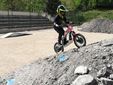 Un giovane pilota ad un corso di minitrial