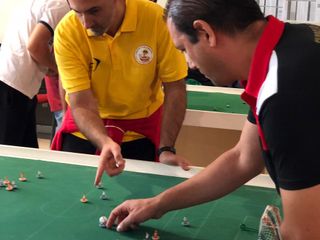 · Filippella vs Milei: fase dell’incontro tra Filippo Filippella (dx) e Giampiero Milei (sx) · Filippella vs Milei: fase dell’incontro tra Filippo Filippella (dx) e Giampiero Milei (sx)