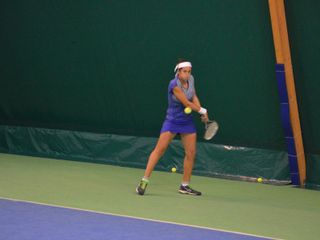 La giovane tennista in azione