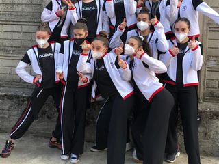 Foto di gruppo delle due squadre junior-senior