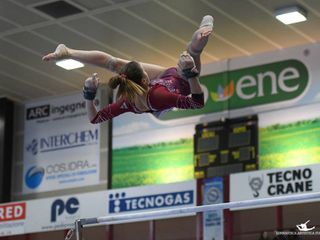 Fatima in azione alle parallele (foto Ginnastica Artistica Italiana)