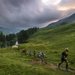 Oltre 1.000 concorrenti di corsa intorno alla Gran Becca