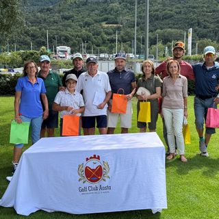 Da sinistra: Sara Raiteri, Ivo Chatillard, Federico Fiabane (lo junior davanti), Matteo Pasteris, Dario Come, Simone Fiabane, Lea Blanc, Elsa Blanc, Yannick Tussidor, Erman Tussidor e Michael Arnold.