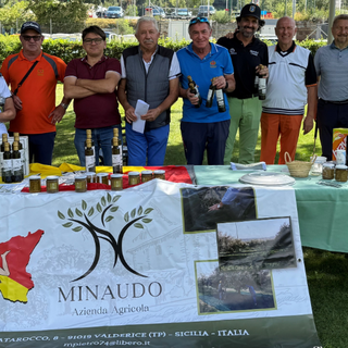 Da sinistra: Emidio Brun, Myriam Velthin, Franco Corino, Pietro Minaudo (sponsor), Dario Come, Emilio Bionaz, Daniele Gaspare Collomb, Gianfranco Ratibondi, Cesarino Colle, Francesco Casella e Giuseppe Ramolivaz