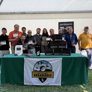 Nella foto da sinistra: Alberto Borre, Sergio Vincenzetti, Maurice Rollet, Federico Gorraz, Paolo Caselli, Andrea Succi, Nicoletta Lampis (SPONSOR), Ennio Pastoret, Simone Meggiolaro, Riccardo Farcoz, Marco Lambert.