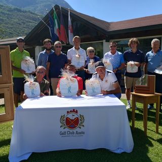 Da sinistra: Massimiliano Cadin, Bruno Engaz, Roberto Rossi, Giulia Coquillard, Emilio Bionaz, Oliver Dominik Collins, Lauro Bionaz, (davanti in ginocchio) Edi Avoyer, Giuseppe Carpentieri e Dario Come.