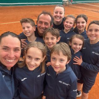 Nella foto: Leonardo Petacchi, Nicholas Pettenon, Giada Crimiti, Amelia Stan, André Bionaz, Gisèle Pomat Armand, Mattia Mosca Marc e Armelle Paternolli