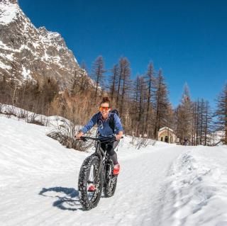 Ciclismo: Corso di E-Bike ai piedi del Monte Bianco