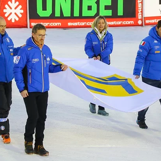 Mondiali di sci alpino: inizia la grande avventura di Cortina 2021. Ad Are il passaggio della bandiera della FIS dalla Svezia all’Italia
