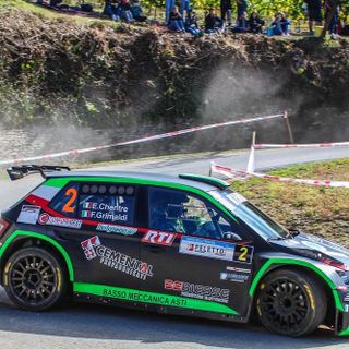 Il pilota valdostano Elwis Chentre, navigato dall'astigiano Fabio Grimaldi, hanno chiuso settimi sulla Skoda Fabia Evo Rally2 curata dal preparatore di Riva di Chieri (di Roberto Scalvazio)