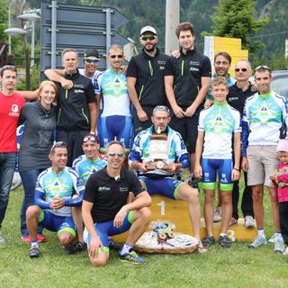 La premiazione del Cicli Benato vincitore del Trofeo Ceccon. Sotto alcuni momenti di gara e la consegna dei riconoscimenti nelle varie categorie.
