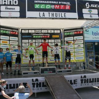 Siffredi e Parisi sul podio. Nell'articolo Matteo Siffredi