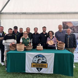 Da sinistra: Nex Bruno, Letey Ivo, Rey Sergio, Pellicone Domenico, Bellinvia Marinella, Pastoret Ennio, Marco Bignotti (assessore allo sport di Etroubles), Succi Andrea, Gavinelli Gabriella, Vilbrant Roberto, Cerise Carlo (vicesindaco di Etroubles).