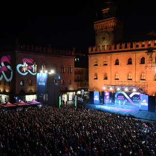 GIRO D'ITALIA: Lanciato il Giro 102 con presentazione di tutte le squadre protagoniste