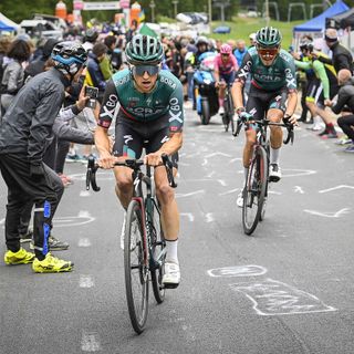 GIRO D'ITALIA: RIBALTONE HINDLEY NEL GIORNO PERFETTO DI COVI