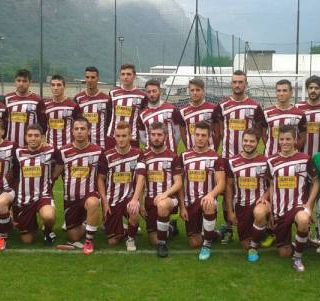 La formazione del Monte Cervino che ha affrontato il Lecce. Sotto la sfida fra Sanson e Varese