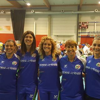 La squadra italiana Ladies ai Mondiali di Calcio Tavolo; Hélène Boniface è la seconda da destra