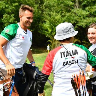Nicola Kos, Iuana Bassi e Cecilia Santacroce esultano per la qualificazione in semifinale