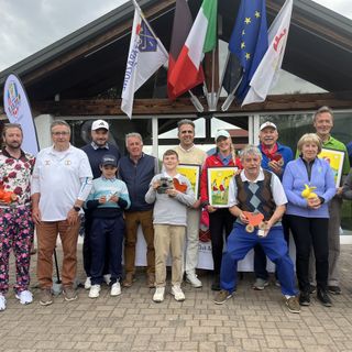 Da sinistra: Andrea Vallet, Marco Vierin (lo sponsor), Simone Fiabane, Federico Fiabane, Guido Nieroz, Giacomo Crestani, Antonio Gullo, Cinzia Cassulo, Enrico Crestani, Dario Come, Rosella Grange, Roberto Rossi, Graziella Ferrari e Emanuel Barrel.