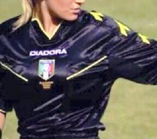 Calcio: Tutti negativi i tamponi agli arbitri