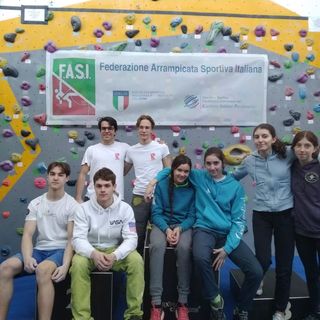 Da sn seduti: Michael Fassino, Jean-Marie Joly, Greta Baccon, Claire Charbonnier, Miriam Pramotton, Alessia Raspo; dietro da sx Antonio Charrere, Federico Deleonard
