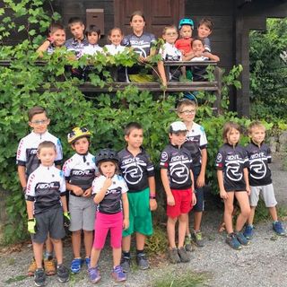 I giovani arrampicano con RDR Sport School