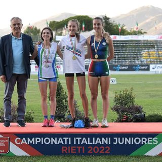 Axelle Vicari sul podio e nell'articolo in azione