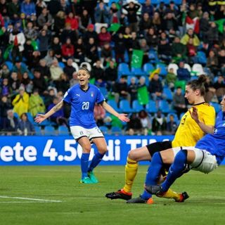 Calcio: L'Italia rosa sconfitta dalle verdi oro del brasile