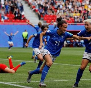 Nel futuro del Calcio Femminile c’è il via al professionismo nel 2022