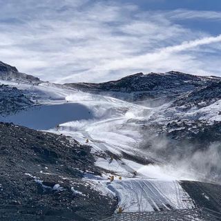 Si lavora a pieno ritmo in vista della prima Matterhorn-Cervino Speed Opening