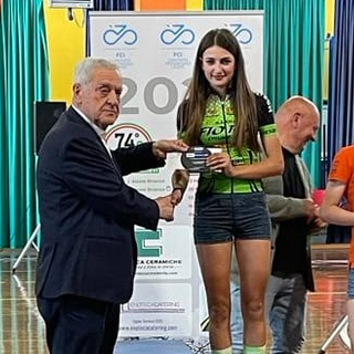 Ciclismo: Chantal Cuaz centra il podio ad Alzate Brianza