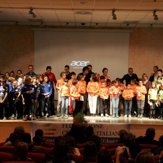 foto di gruppo dei premiati più piccini (cliccare sull'immagine per avviare la gallery)