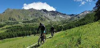 La Valle d'Aosta sportiva mette a disposizioni nuove guide ciclo-escursionistiche