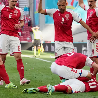 EUROPEI 2020: Malore per Eriksen durante Danimarca-Finlandia, è stabilizzato e in ospedale