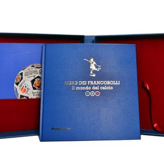 Il mondo del calcio in un nuovo libro di Poste Italiane