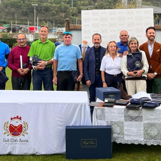 Da sinistra: Stefano Bianchi, Massimiliano Cadin, Domenico Scopacasa, Roberto Rossi, Emilio Bionaz, Diego Dell’Innocenti (sponsor), Marinella Bellinvia, David Carvallo (direttore campo), Susy Cuneaz, Davide Dell’Innocenti (sponsor), Andrea Succi e Attilio Celesia