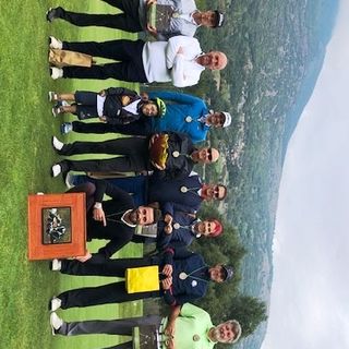 Da sn: Christian Berlier, Stefano Bianchi, James Woodall con uno dei figli, Marcello Leonardi, Fausto Bottitta, Paola Antonutti, Flavio Spalla, Dario Borney, in ginocchio Luca Pignataro