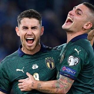 Calcio: L'Italia in verde batte la Grecia in bianco 2-0