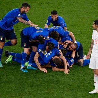 Italia-Svizzera 3-0 doppietta di Locatelli e rete di Immobile