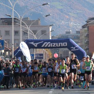 Mezzaosta 2019: Scarpe da gara usate in dono agli atleti in Africa
