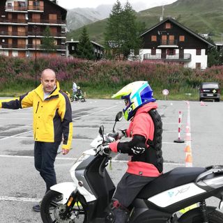 Moto: ai piedi del Cervino una giornata di scuola per la sicurezza in sella