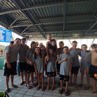 Da sn: Alexis Ghignone, Jacquy Péaquin, Sophie Recaldini, Siria Valenti, Rebecca Crespi, Giorgia Albace, Greta Vicentini, Alice Padalino, Matilde Camarda, Emma Morsetti, Mia She Juan Bianchi, Giada Griso, Leonardo Agrimonti, Leonardo Xhaferi e Yari Nazario Rossan