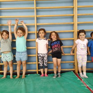Nelle foto prima lezione del corso di miniginnastica
