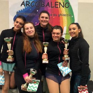 Da sin: Gaia Caglianone,Gaia Zamponi, Romina Poli (allenatrice), Elodie De Lio e Selma Tomei
