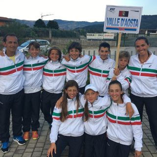 da sn in piedi Paonessa F., Martinet, Liberatore, Moresi, Quendoz, Testolin, Viérin, in ginocchio da sn Paonessa A., Charles e Soro