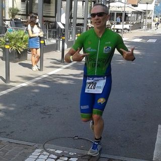 Valdigne Triathlon riparte con il botto al Medio di Arona