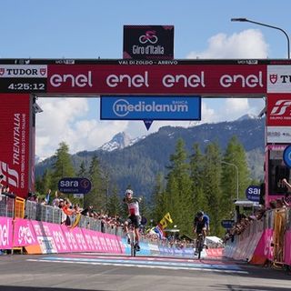 BuonGiro. L'Italia s'è desta con Zana. Roglic è vivo, Thomas regge. Le Tre Cime: benvenuti all'inferno