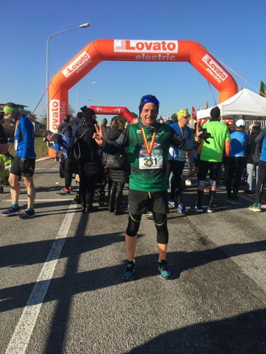Paolo Albertinelli taglia in traguardo della Mezza di Brembo