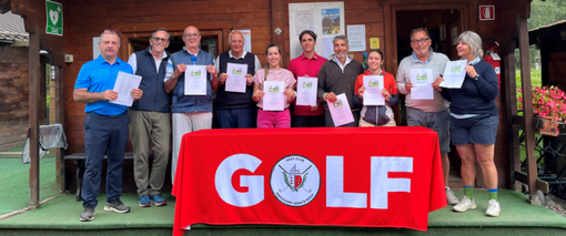 Nella foto da sinistra Andrea Bonatti (direttore), Rolando Bossi (presidente), Marco Campagnoli, Pierfranco Cena, Nicole Follioley, Lorenzo Bonatti, Federico e Bianca Sinicato, Marco Levi e Isabella Frare